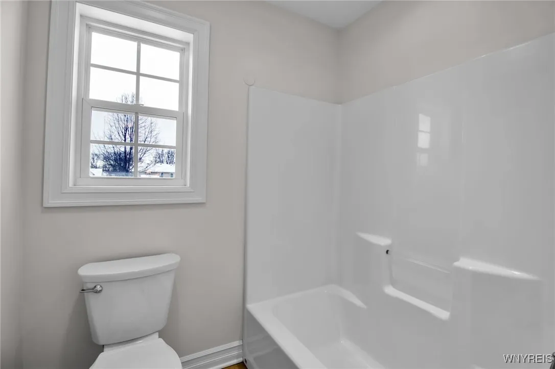 3320 East River Road, Grand Island, New York 14072, Grand Island, New York 14072, 3 Bedrooms Bedrooms, 11 Rooms Rooms,2 BathroomsBathrooms,Residential,Closed,3320 East River Road, Grand Island, New York 14072,0,B1659886