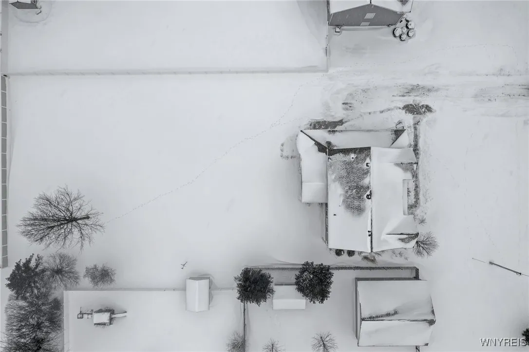 3320 East River Road, Grand Island, New York 14072, Grand Island, New York 14072, 3 Bedrooms Bedrooms, 11 Rooms Rooms,2 BathroomsBathrooms,Residential,Closed,3320 East River Road, Grand Island, New York 14072,0,B1659886