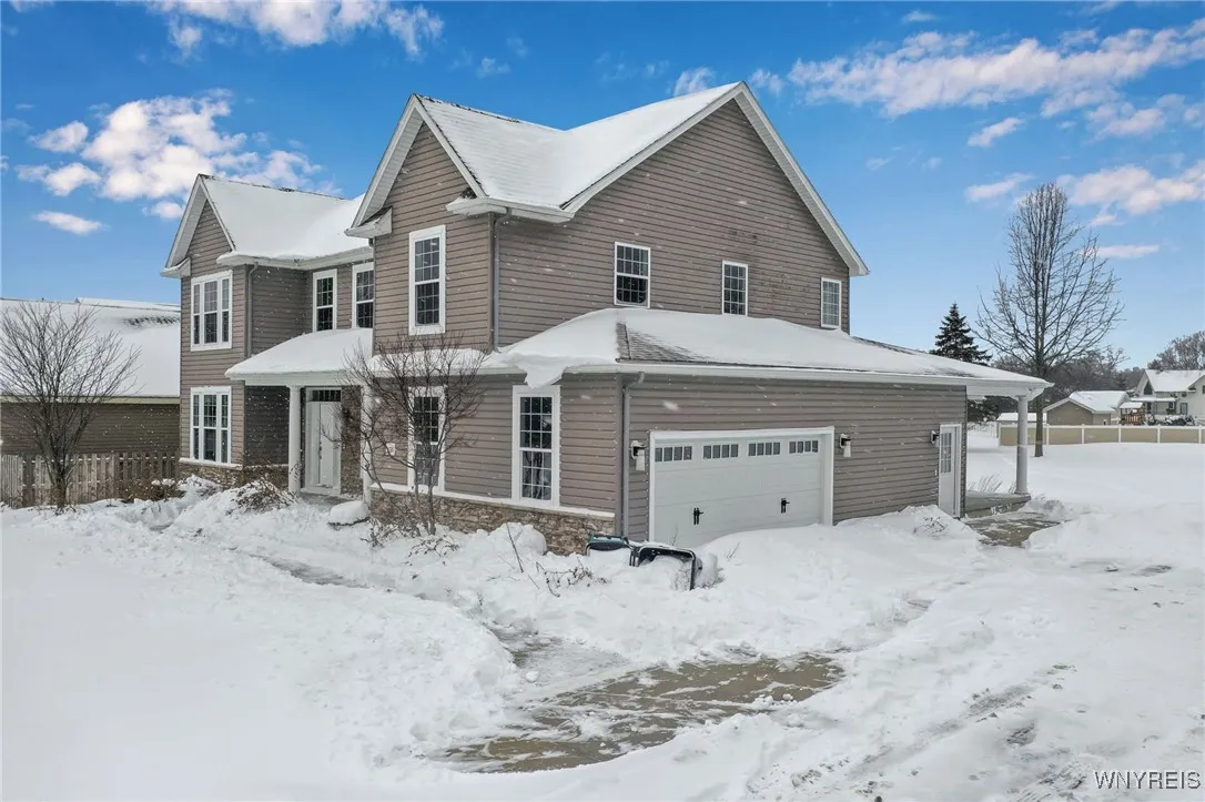 3320 East River Road, Grand Island, New York 14072, Grand Island, New York 14072, 3 Bedrooms Bedrooms, 11 Rooms Rooms,2 BathroomsBathrooms,Residential,Closed,3320 East River Road, Grand Island, New York 14072,0,B1659886