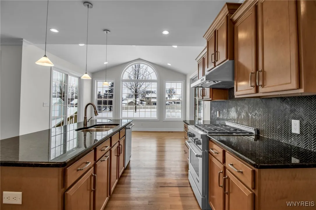 3320 East River Road, Grand Island, New York 14072, Grand Island, New York 14072, 3 Bedrooms Bedrooms, 11 Rooms Rooms,2 BathroomsBathrooms,Residential,Closed,3320 East River Road, Grand Island, New York 14072,0,B1659886