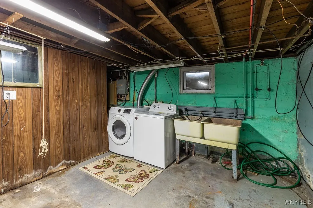 89 Milton Street, Amherst, New York 14221, Amherst, New York 14221, 3 Bedrooms Bedrooms, 9 Rooms Rooms,2 BathroomsBathrooms,Residential,Closed,89 Milton Street, Amherst, New York 14221,0,B1659924