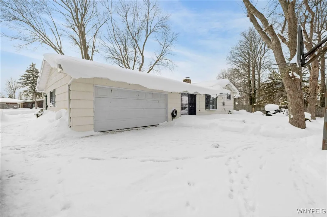 72 Boxwood Circle, Hamburg, New York 14075, Hamburg, New York 14075, 3 Bedrooms Bedrooms, 9 Rooms Rooms,2 BathroomsBathrooms,Residential,Closed,72 Boxwood Circle, Hamburg, New York 14075,0,B1657288