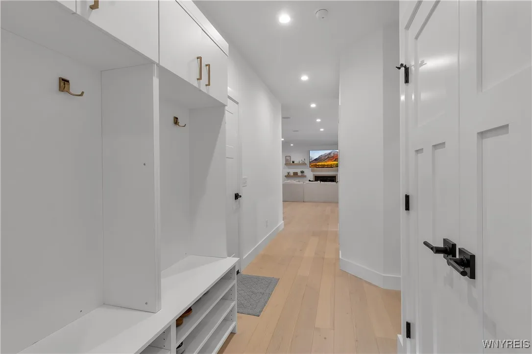 809 Casey Road, Amherst, New York 14051, Amherst, New York 14051, 3 Bedrooms Bedrooms, 7 Rooms Rooms,3 BathroomsBathrooms,Residential,For Sale,809 Casey Road, Amherst, New York 14051,0,B1660675