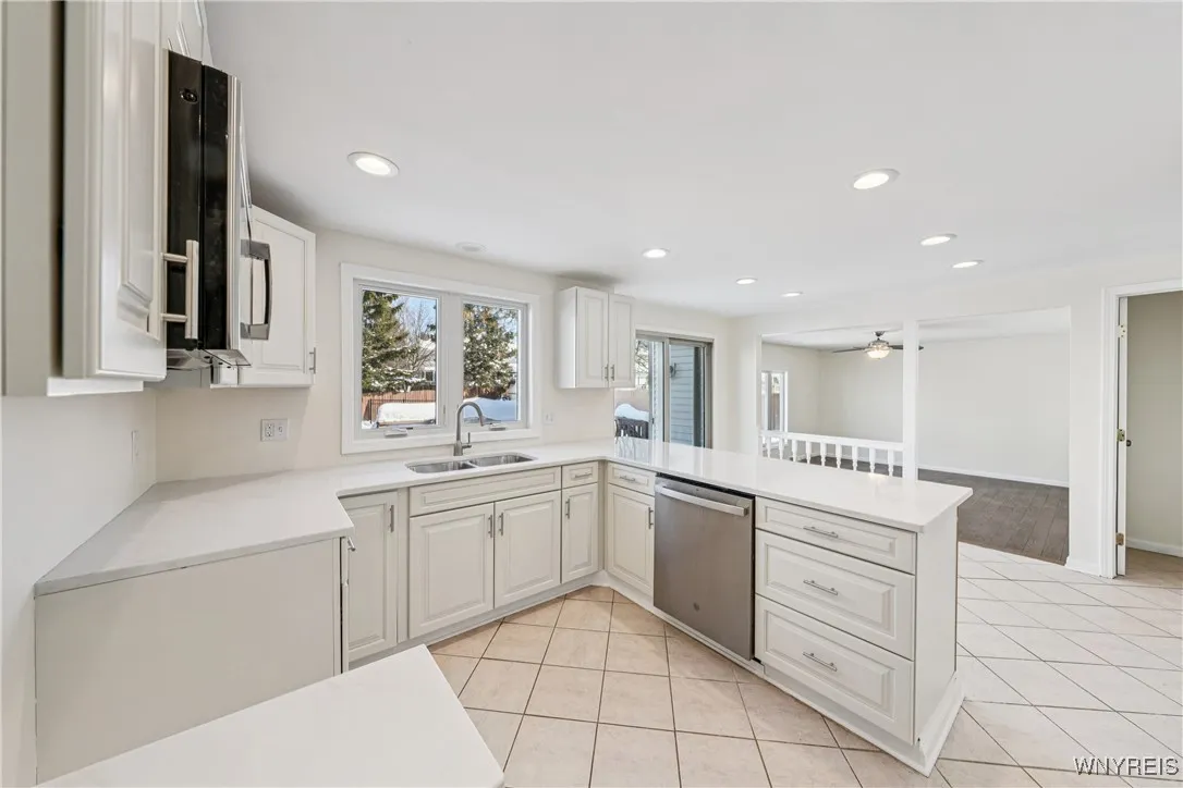 3545 Heatherwood Drive, Hamburg, New York 14075, Hamburg, New York 14075, 4 Bedrooms Bedrooms, 12 Rooms Rooms,2 BathroomsBathrooms,Residential,For Sale,3545 Heatherwood Drive, Hamburg, New York 14075,0,B1660816