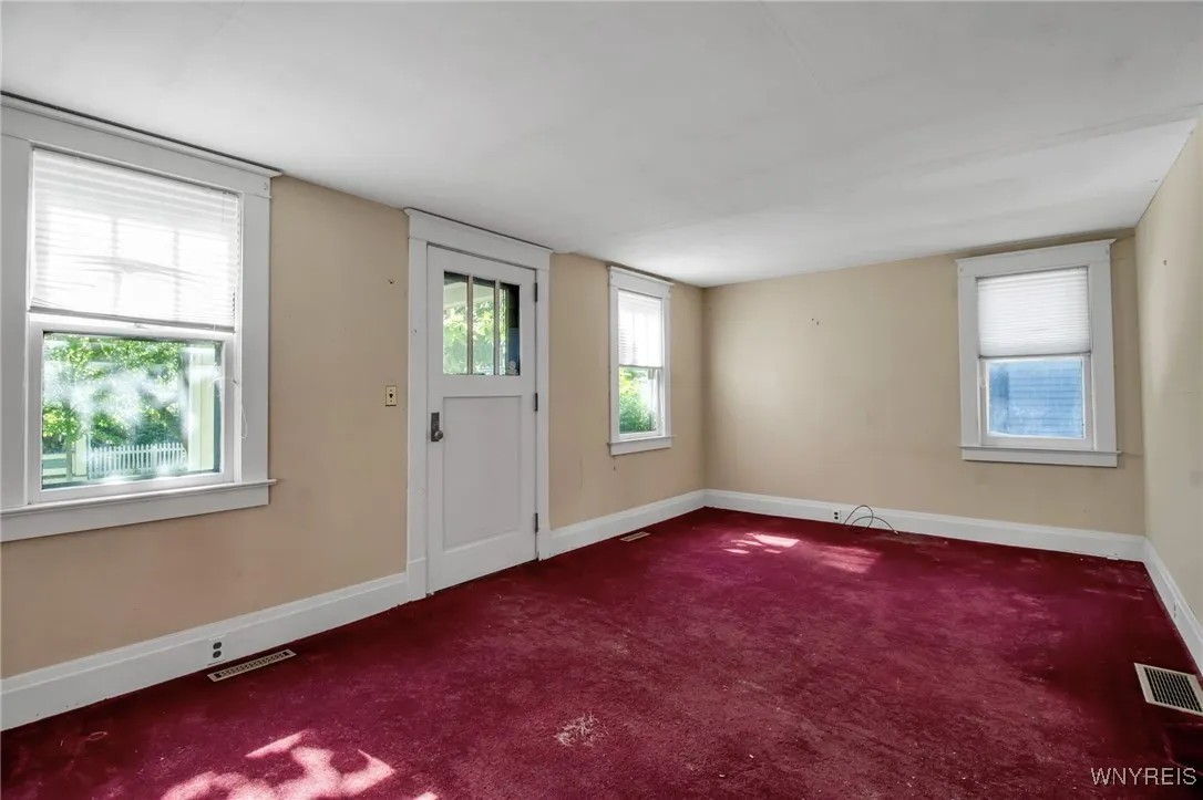 31 North Ellicott Street, Amherst, New York 14221, Amherst, New York 14221, 2 Bedrooms Bedrooms, 6 Rooms Rooms,1 BathroomBathrooms,Residential,Closed,31 North Ellicott Street, Amherst, New York 14221,0,B1660671