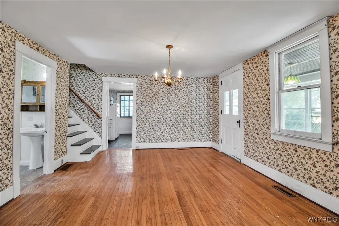 31 North Ellicott Street, Amherst, New York 14221, Amherst, New York 14221, 2 Bedrooms Bedrooms, 6 Rooms Rooms,1 BathroomBathrooms,Residential,Closed,31 North Ellicott Street, Amherst, New York 14221,0,B1660671