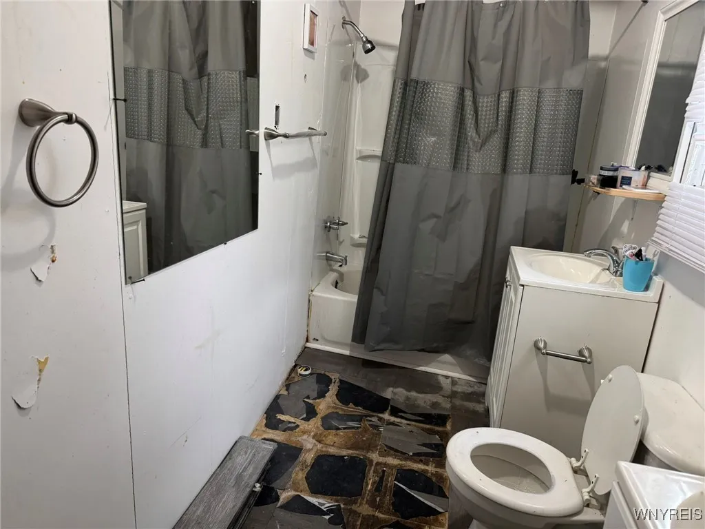 43 Boyd Street, Buffalo, New York 14213, Buffalo, New York 14213, 4 Bedrooms Bedrooms, ,2 BathroomsBathrooms,Residential,For Sale,43 Boyd Street, Buffalo, New York 14213,0,B1660269