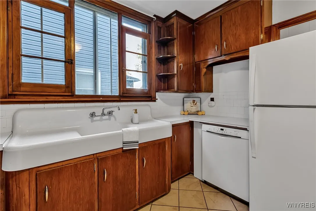 448 West Delavan Avenue, Buffalo, New York 14213, Buffalo, New York 14213, 4 Bedrooms Bedrooms, ,4 BathroomsBathrooms,Residential,Closed,448 West Delavan Avenue, Buffalo, New York 14213,0,B1660820
