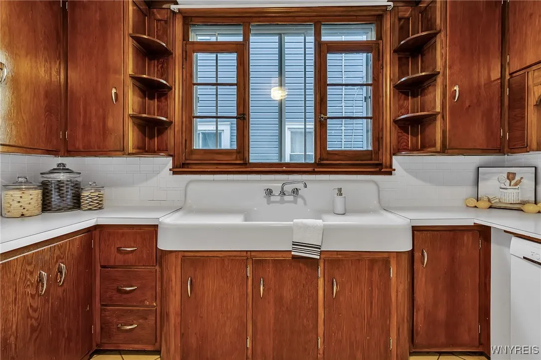 448 West Delavan Avenue, Buffalo, New York 14213, Buffalo, New York 14213, 4 Bedrooms Bedrooms, ,4 BathroomsBathrooms,Residential,Closed,448 West Delavan Avenue, Buffalo, New York 14213,0,B1660820