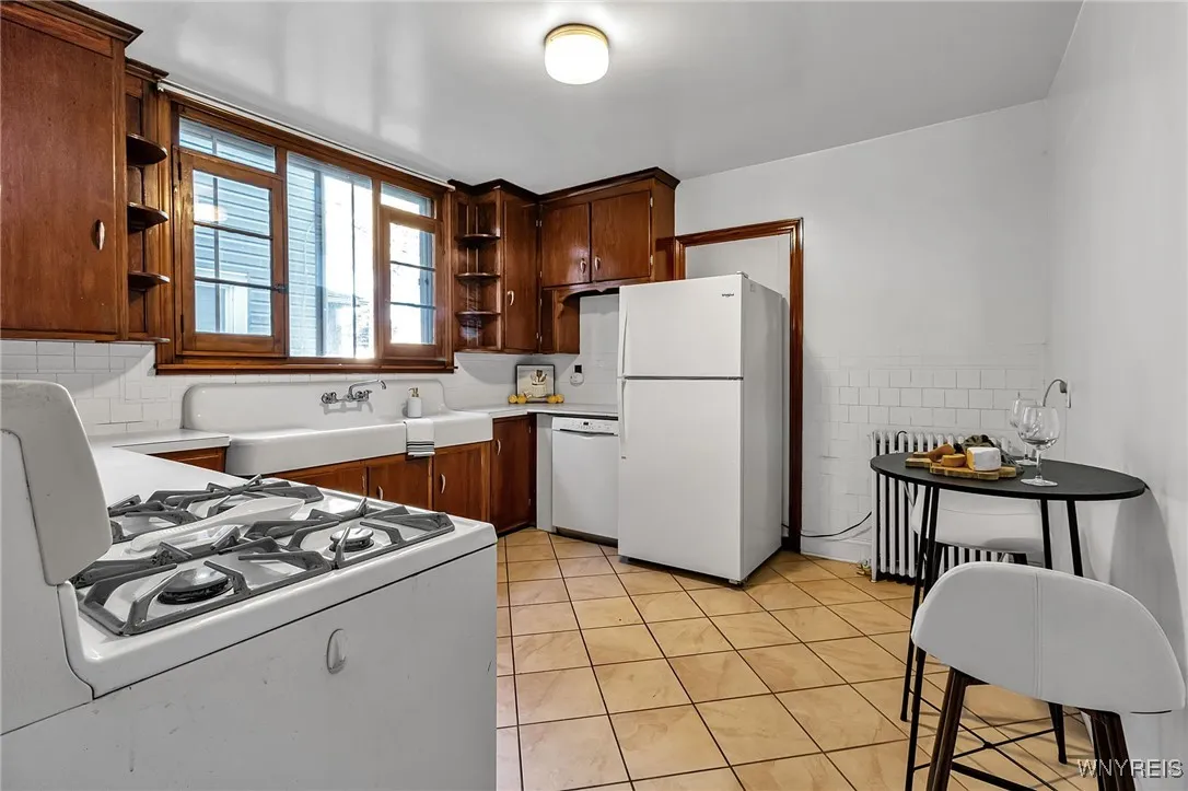 448 West Delavan Avenue, Buffalo, New York 14213, Buffalo, New York 14213, 4 Bedrooms Bedrooms, ,4 BathroomsBathrooms,Residential,Closed,448 West Delavan Avenue, Buffalo, New York 14213,0,B1660820