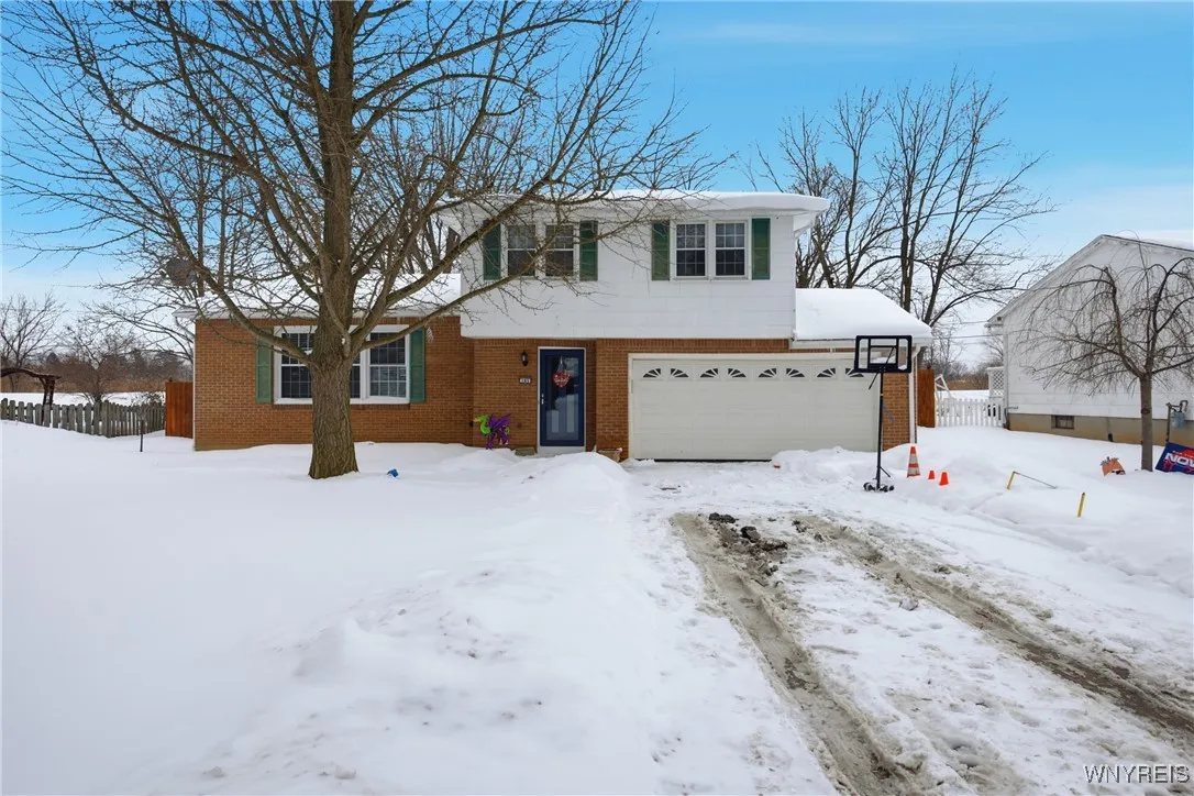 185 Old Farm Circle, Amherst, New York 14221, Amherst, New York 14221, 4 Bedrooms Bedrooms, 9 Rooms Rooms,1 BathroomBathrooms,Residential,Closed,185 Old Farm Circle, Amherst, New York 14221,0,B1660940