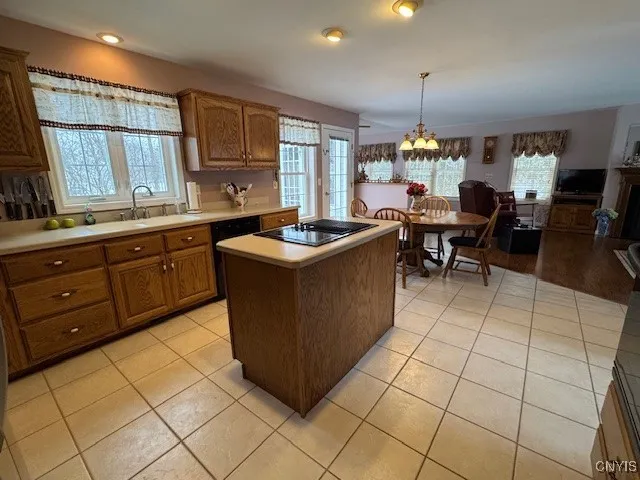  Pantry in hall