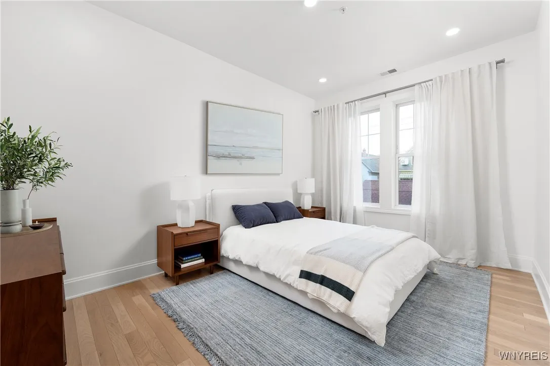 1111 Elmwood Avenue 106, Buffalo, New York 14222, Buffalo, New York 14222, 2 Bedrooms Bedrooms, 8 Rooms Rooms,2 BathroomsBathrooms,Residential,For Sale,1111 Elmwood Avenue 106, Buffalo, New York 14222,0,B1658308