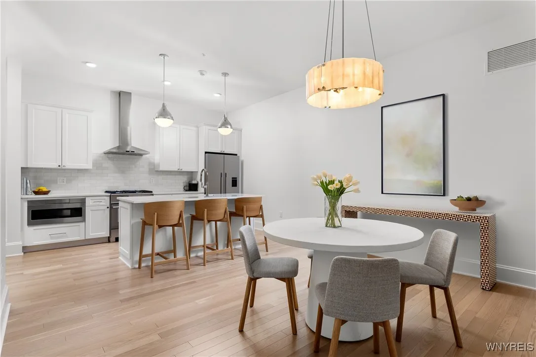 1111 Elmwood Avenue 106, Buffalo, New York 14222, Buffalo, New York 14222, 2 Bedrooms Bedrooms, 8 Rooms Rooms,2 BathroomsBathrooms,Residential,For Sale,1111 Elmwood Avenue 106, Buffalo, New York 14222,0,B1658308