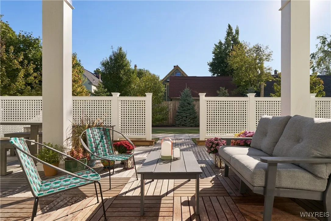 1111 Elmwood Avenue 106, Buffalo, New York 14222, Buffalo, New York 14222, 2 Bedrooms Bedrooms, 8 Rooms Rooms,2 BathroomsBathrooms,Residential,For Sale,1111 Elmwood Avenue 106, Buffalo, New York 14222,0,B1658308