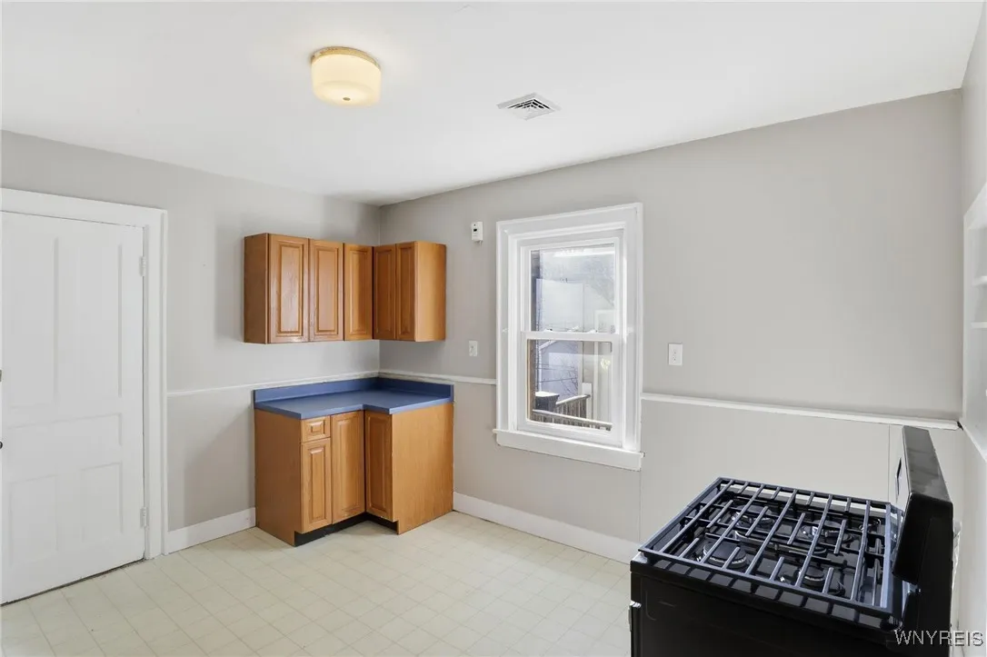 427 Forest Avenue, Buffalo, New York 14213, Buffalo, New York 14213, 5 Bedrooms Bedrooms, ,2 BathroomsBathrooms,Residential,For Sale,427 Forest Avenue, Buffalo, New York 14213,0,B1660308