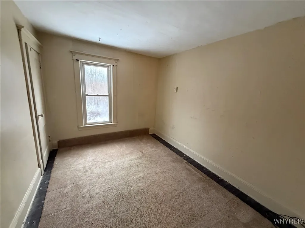 8470 Lapp Road, Clarence, New York 14032, Clarence, New York 14032, 4 Bedrooms Bedrooms, 9 Rooms Rooms,1 BathroomBathrooms,Residential,For Sale,8470 Lapp Road, Clarence, New York 14032,0,B1660089