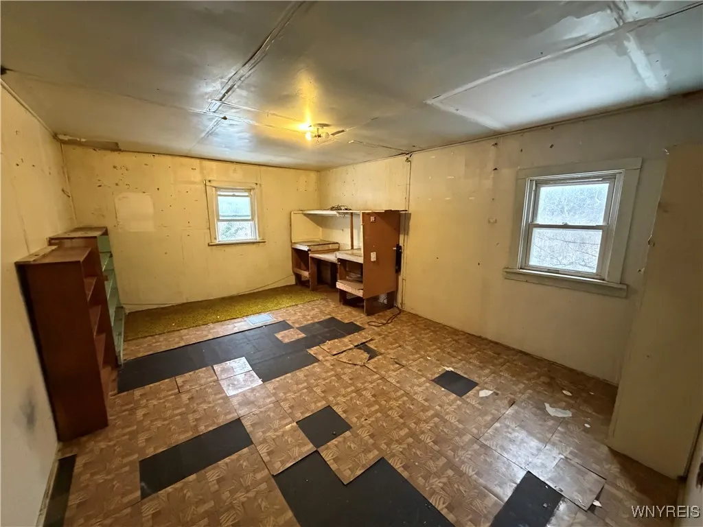 8470 Lapp Road, Clarence, New York 14032, Clarence, New York 14032, 4 Bedrooms Bedrooms, 9 Rooms Rooms,1 BathroomBathrooms,Residential,For Sale,8470 Lapp Road, Clarence, New York 14032,0,B1660089