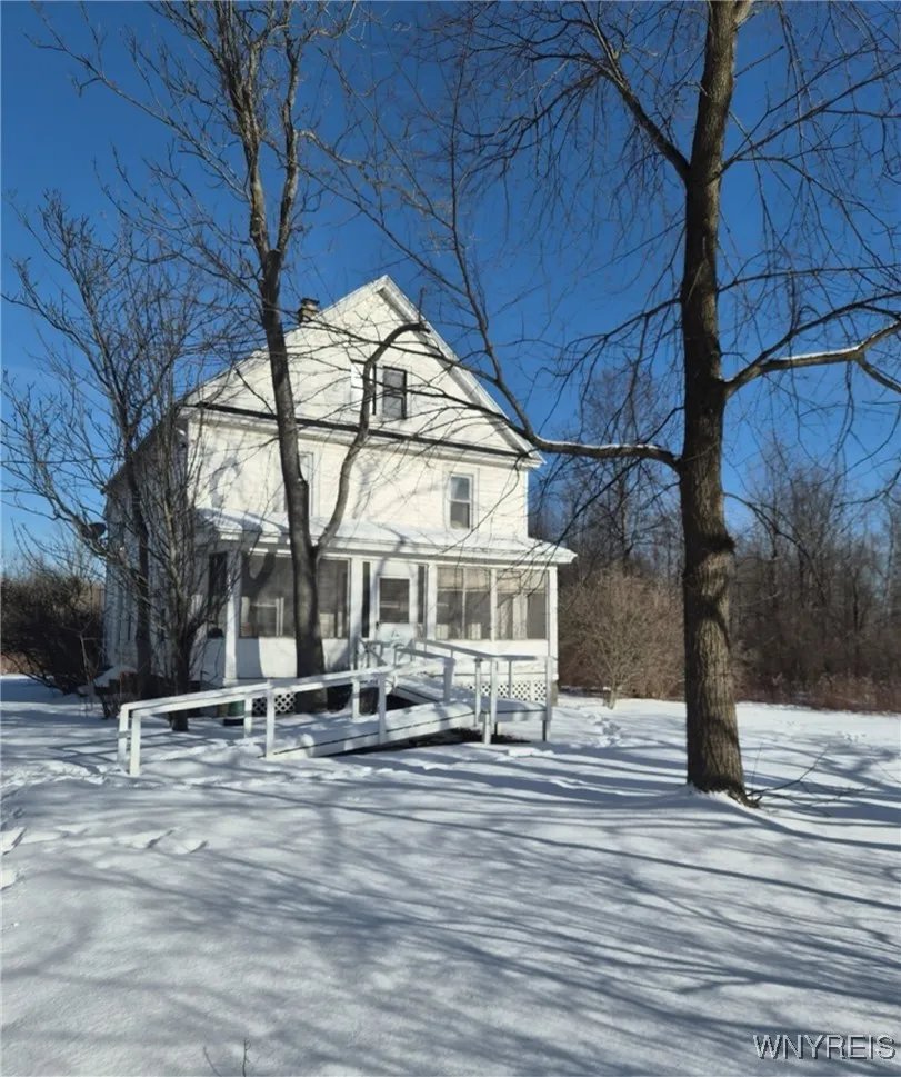 8470 Lapp Road, Clarence, New York 14032, Clarence, New York 14032, 4 Bedrooms Bedrooms, 9 Rooms Rooms,1 BathroomBathrooms,Residential,For Sale,8470 Lapp Road, Clarence, New York 14032,0,B1660089