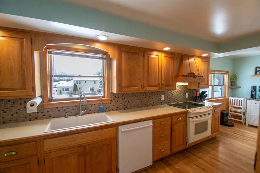 3143 Patton Ave, Seneca Falls, New York 13148, Seneca Falls, New York 13148, 3 Bedrooms Bedrooms, 7 Rooms Rooms,2 BathroomsBathrooms,Residential,Closed,3143 Patton Ave, Seneca Falls, New York 13148,0,R1661172