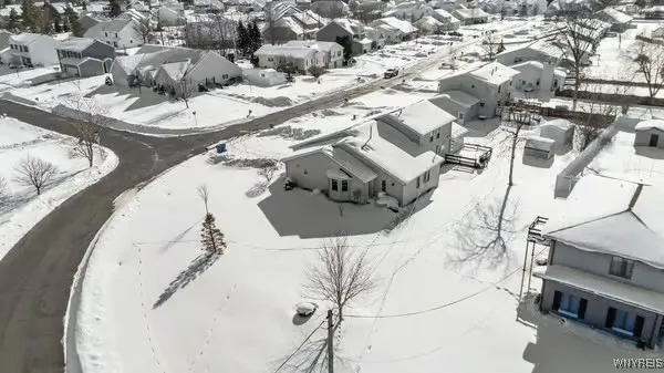 4753 East Highland Parkway, Hamburg, New York 1421, Hamburg, New York 14219, 2 Bedrooms Bedrooms, 6 Rooms Rooms,2 BathroomsBathrooms,Residential,Closed,4753 East Highland Parkway, Hamburg, New York 1421,0,B1660750