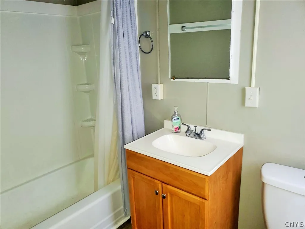 22 Maple Avenue, Cortland, New York 13045, Cortland, New York 13045, 6 Bedrooms Bedrooms, ,3 BathroomsBathrooms,Residential,Closed,22 Maple Avenue, Cortland, New York 13045,0,S1661328