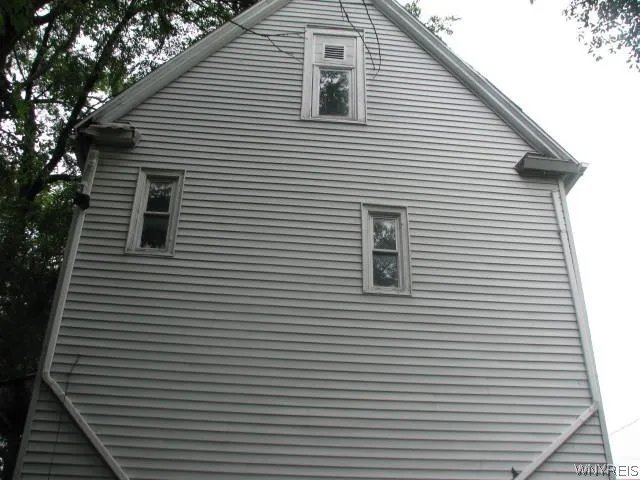 231 Hamburg Street, Buffalo, New York 14204, Buffalo, New York 14204, 8 Bedrooms Bedrooms, ,3 BathroomsBathrooms,Residential,For Sale,231 Hamburg Street, Buffalo, New York 14204,0,B1661300