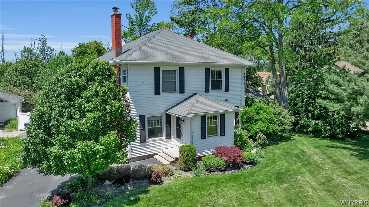5274 Columbia Avenue, Hamburg, New York 14075, Hamburg, New York 14075, 5 Bedrooms Bedrooms, 14 Rooms Rooms,2 BathroomsBathrooms,Residential,For Sale,5274 Columbia Avenue, Hamburg, New York 14075,0,B1660978