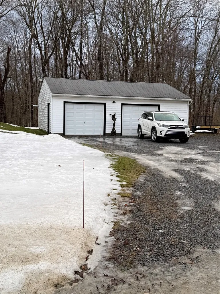 Detached heated/insulated garage