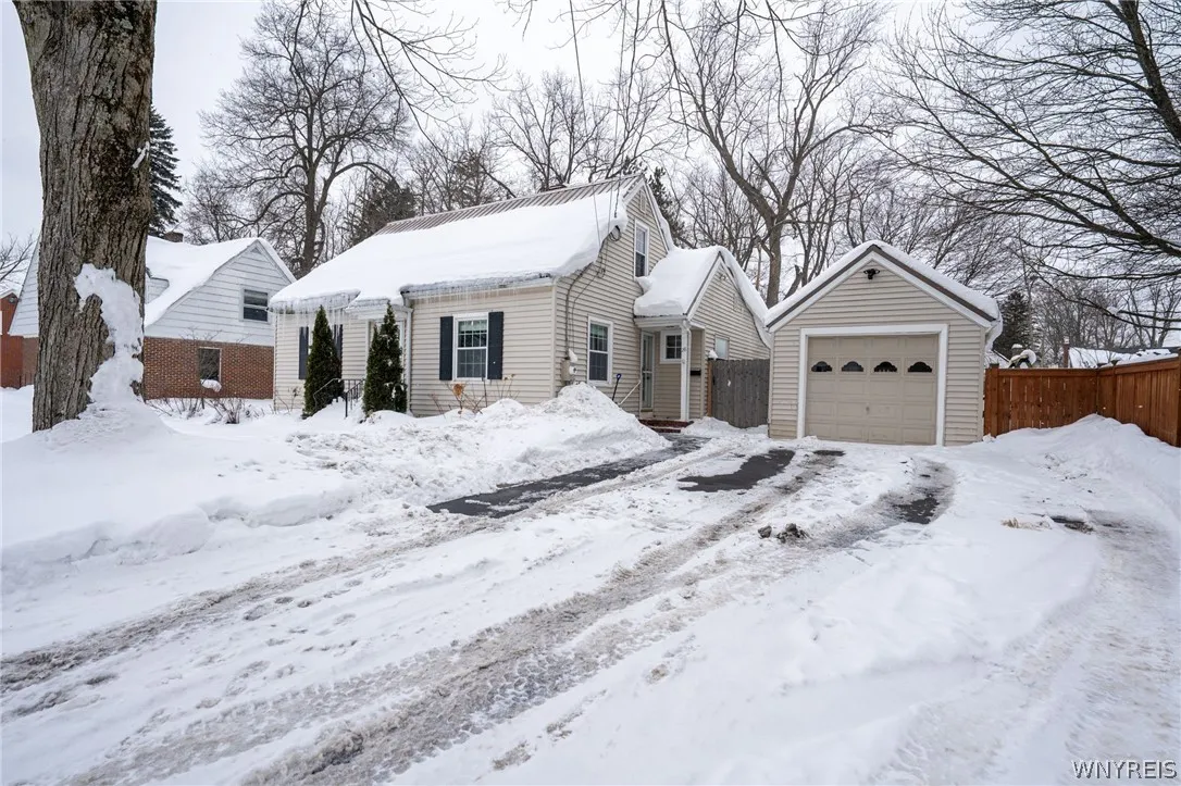 28 Robert Street, Hamburg, New York 14075, Hamburg, New York 14075, 4 Bedrooms Bedrooms, 8 Rooms Rooms,2 BathroomsBathrooms,Residential,Closed,28 Robert Street, Hamburg, New York 14075,0,B1659450