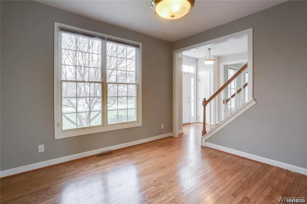 5558 Marthas Vineyard, Clarence, New York 14032, Clarence, New York 14032, 4 Bedrooms Bedrooms, 8 Rooms Rooms,2 BathroomsBathrooms,Residential Lease,For Rent,5558 Marthas Vineyard, Clarence, New York 14032,0,B1661608