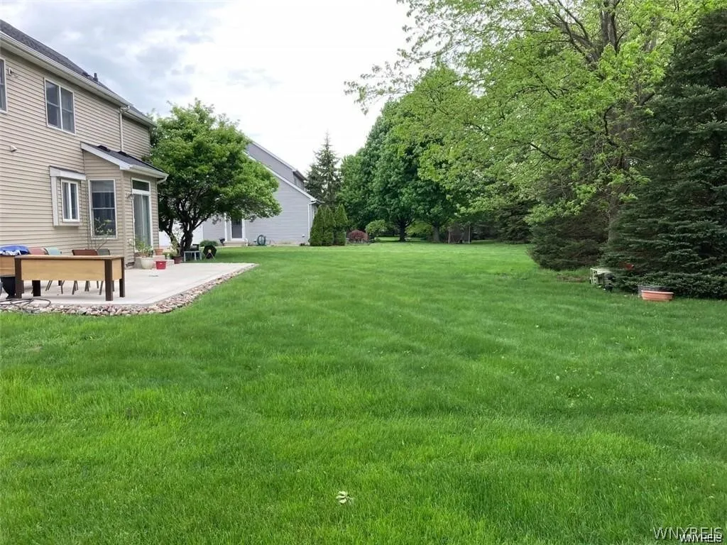 5558 Marthas Vineyard, Clarence, New York 14032, Clarence, New York 14032, 4 Bedrooms Bedrooms, 8 Rooms Rooms,2 BathroomsBathrooms,Residential Lease,For Rent,5558 Marthas Vineyard, Clarence, New York 14032,0,B1661608
