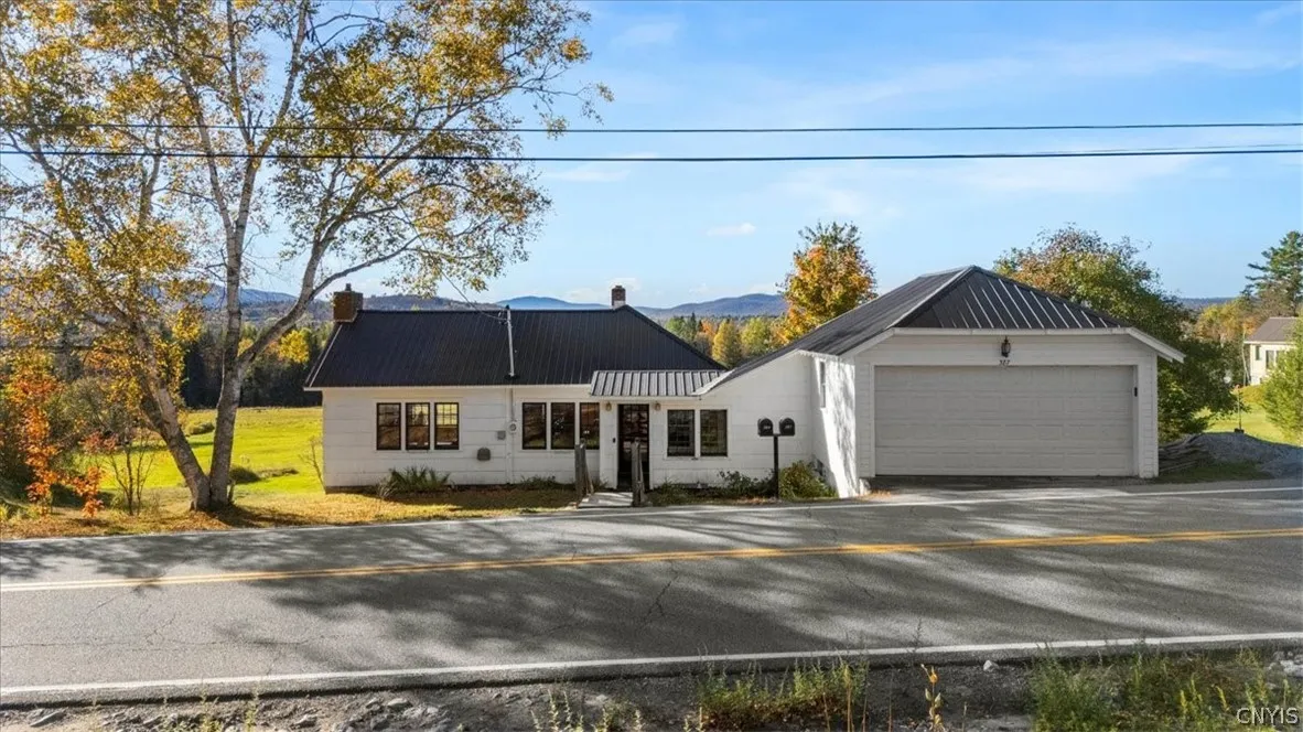 387 Chamberlain Road, Indian Lake, New York 12842, Indian Lake, New York 12842, 2 Bedroom Bedrooms, 7 Room Rooms,1 BathroomBathrooms,Residential,For Sale,387 Chamberlain Road, Indian Lake, New York 12842,0,S1661491