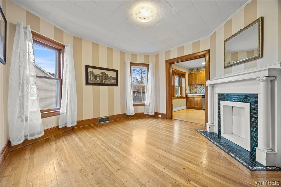 411 Breckenridge Street Upper, Buffalo, New York 1, Buffalo, New York 14213, 1 Bedroom Bedrooms, 5 Rooms Rooms,1 BathroomBathrooms,Residential Lease,For Rent,411 Breckenridge Street Upper, Buffalo, New York 1,0,B1661722