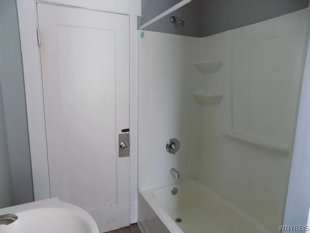 191 Kenmore Avenue, Tonawanda, New York 14223, Tonawanda, New York 14223, 5 Bedrooms Bedrooms, 9 Rooms Rooms,2 BathroomsBathrooms,Residential,For Sale,191 Kenmore Avenue, Tonawanda, New York 14223,0,B1660779