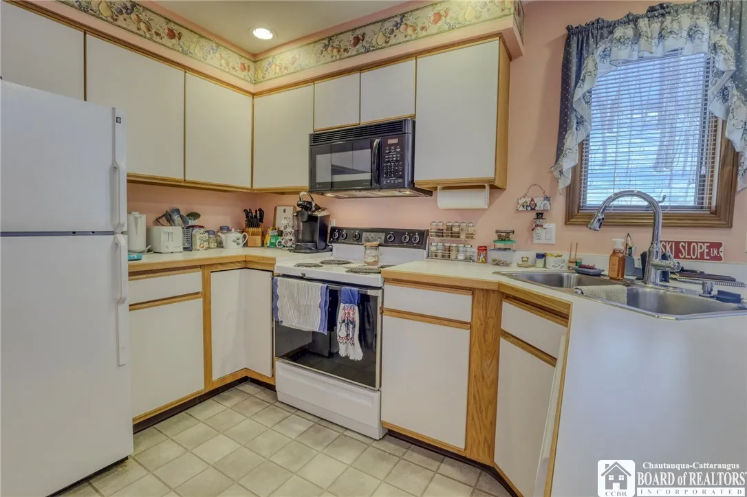 16 Stone, Ellicottville, New York 14731, Ellicottville, New York 14731, 3 Bedroom Bedrooms, 6 Room Rooms,2 BathroomBathrooms,Residential,For Sale,16 Stone, Ellicottville, New York 14731,0,R1658722