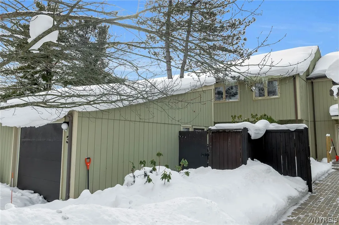 3 Tunbridge Walke, Aurora, New York 14052, Aurora, New York 14052, 3 Bedrooms Bedrooms, 7 Rooms Rooms,2 BathroomsBathrooms,Residential,Closed,3 Tunbridge Walke, Aurora, New York 14052,0,B1661742