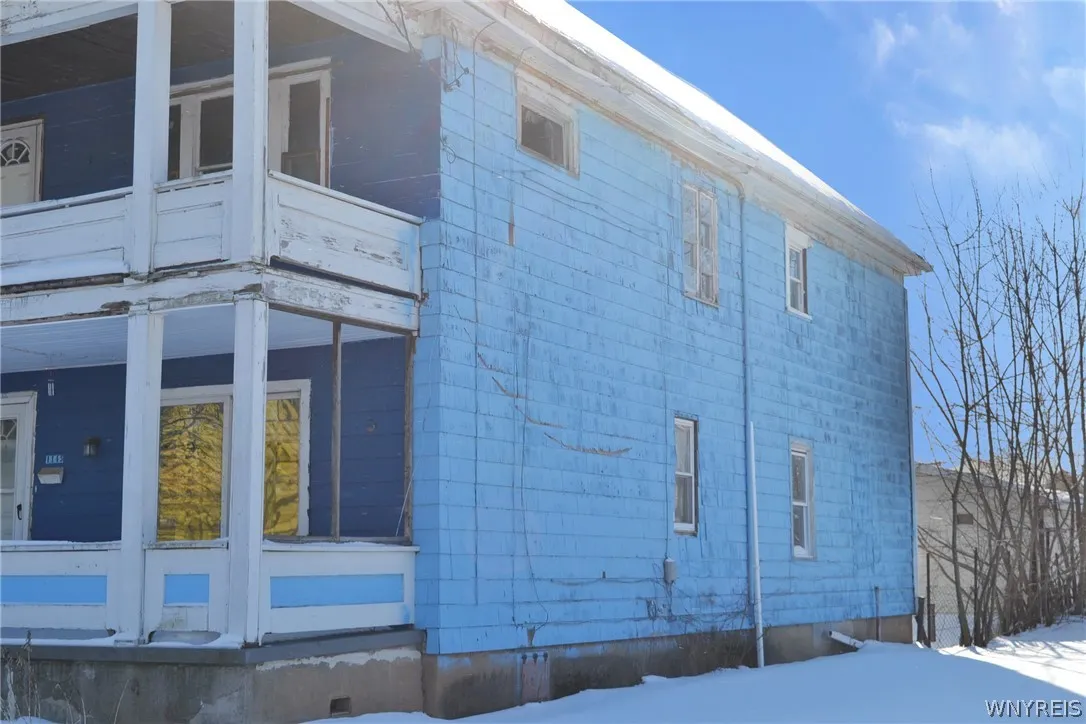 1145 Willow Avenue, Niagara Falls, New York 14305, Niagara Falls, New York 14305, 6 Bedrooms Bedrooms, ,2 BathroomsBathrooms,Residential,Closed,1145 Willow Avenue, Niagara Falls, New York 14305,0,B1662002
