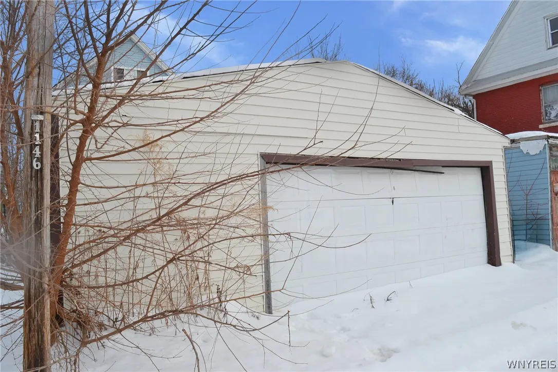 1145 Willow Avenue, Niagara Falls, New York 14305, Niagara Falls, New York 14305, 6 Bedrooms Bedrooms, ,2 BathroomsBathrooms,Residential,Closed,1145 Willow Avenue, Niagara Falls, New York 14305,0,B1662002