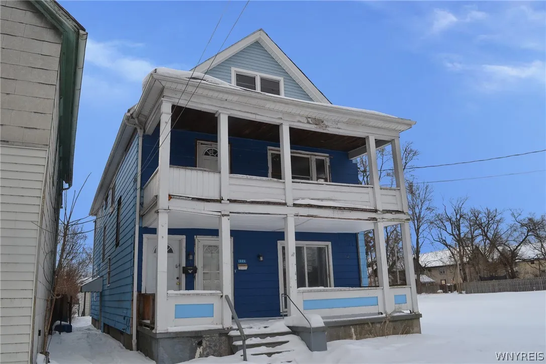 1145 Willow Avenue, Niagara Falls, New York 14305, Niagara Falls, New York 14305, 6 Bedrooms Bedrooms, ,2 BathroomsBathrooms,Residential,Closed,1145 Willow Avenue, Niagara Falls, New York 14305,0,B1662002