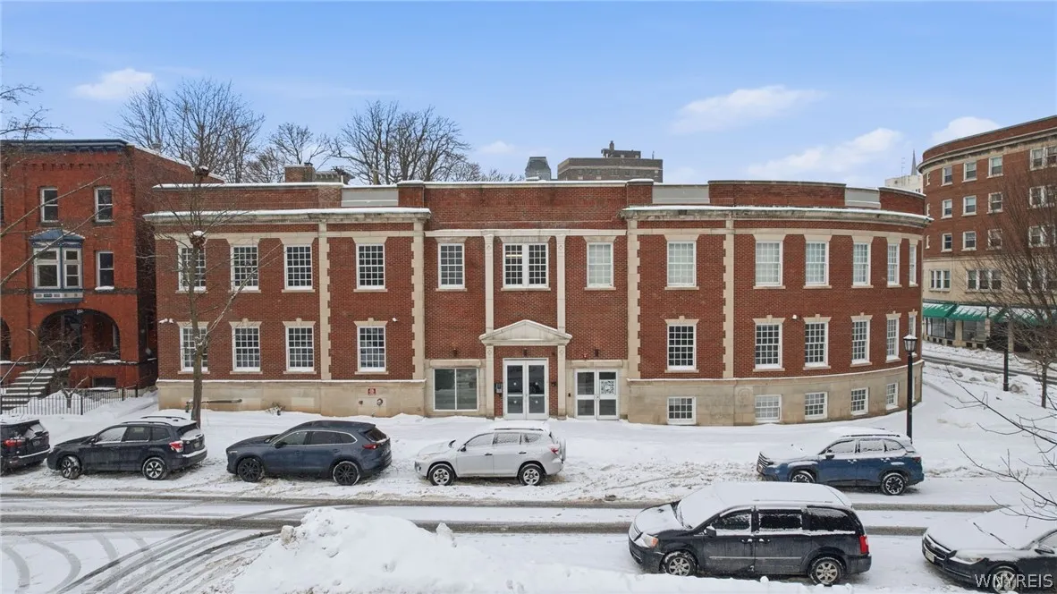 38 North Street, Buffalo, New York 14202, Buffalo, New York 14202, 2 Bedrooms Bedrooms, 5 Rooms Rooms,1 BathroomBathrooms,Residential Lease,For Rent,38 North Street, Buffalo, New York 14202,0,B1661982