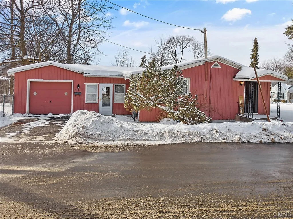 418 Clarence Avenue, Syracuse, New York 13205, Syracuse, New York 13205, 2 Bedrooms Bedrooms, 5 Rooms Rooms,1 BathroomBathrooms,Residential,Closed,418 Clarence Avenue, Syracuse, New York 13205,0,S1661552