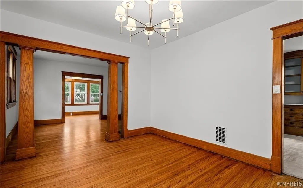 33 Harding Road, Buffalo, New York 14220, Buffalo, New York 14220, 3 Bedrooms Bedrooms, 6 Rooms Rooms,1 BathroomBathrooms,Residential Lease,Closed,33 Harding Road, Buffalo, New York 14220,0,B1662386