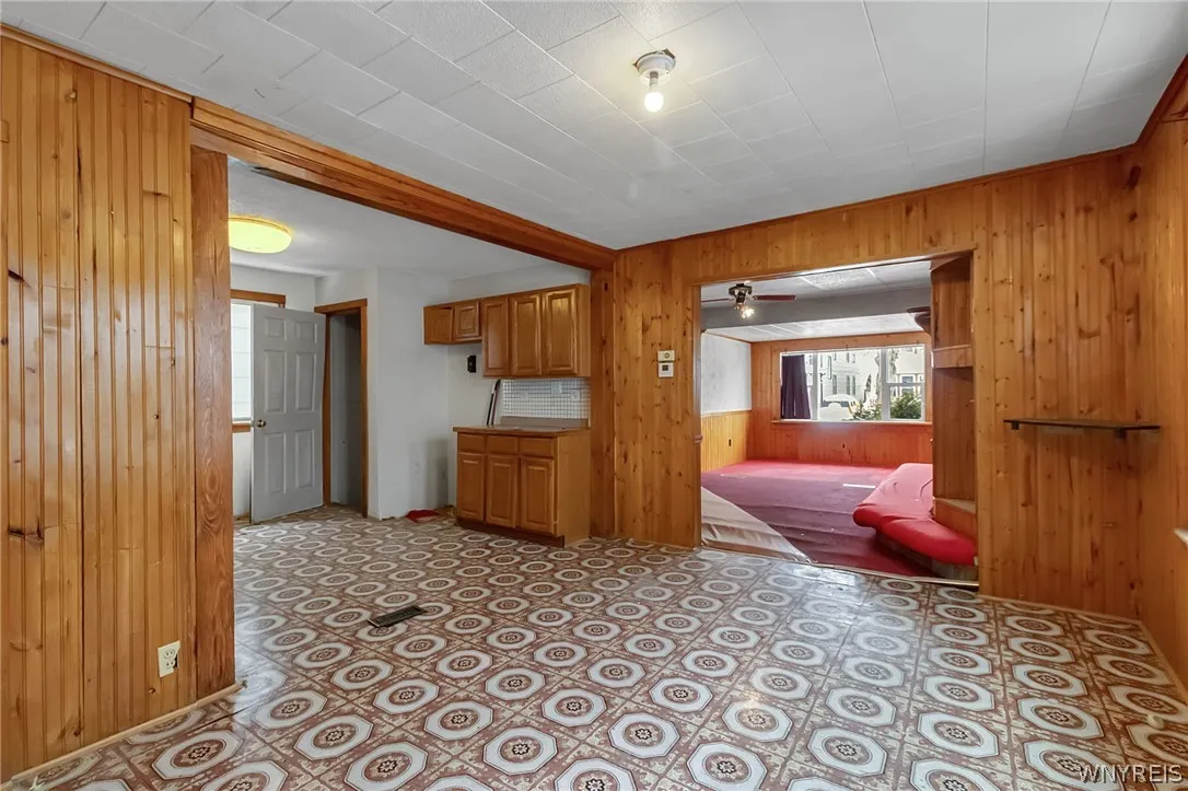 107 Ullman Street, Buffalo, New York 14207, Buffalo, New York 14207, 4 Bedrooms Bedrooms, 10 Rooms Rooms,2 BathroomsBathrooms,Residential,Closed,107 Ullman Street, Buffalo, New York 14207,0,B1661993