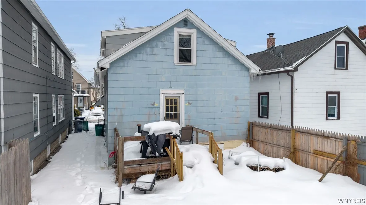 107 Ullman Street, Buffalo, New York 14207, Buffalo, New York 14207, 4 Bedrooms Bedrooms, 10 Rooms Rooms,2 BathroomsBathrooms,Residential,Closed,107 Ullman Street, Buffalo, New York 14207,0,B1661993