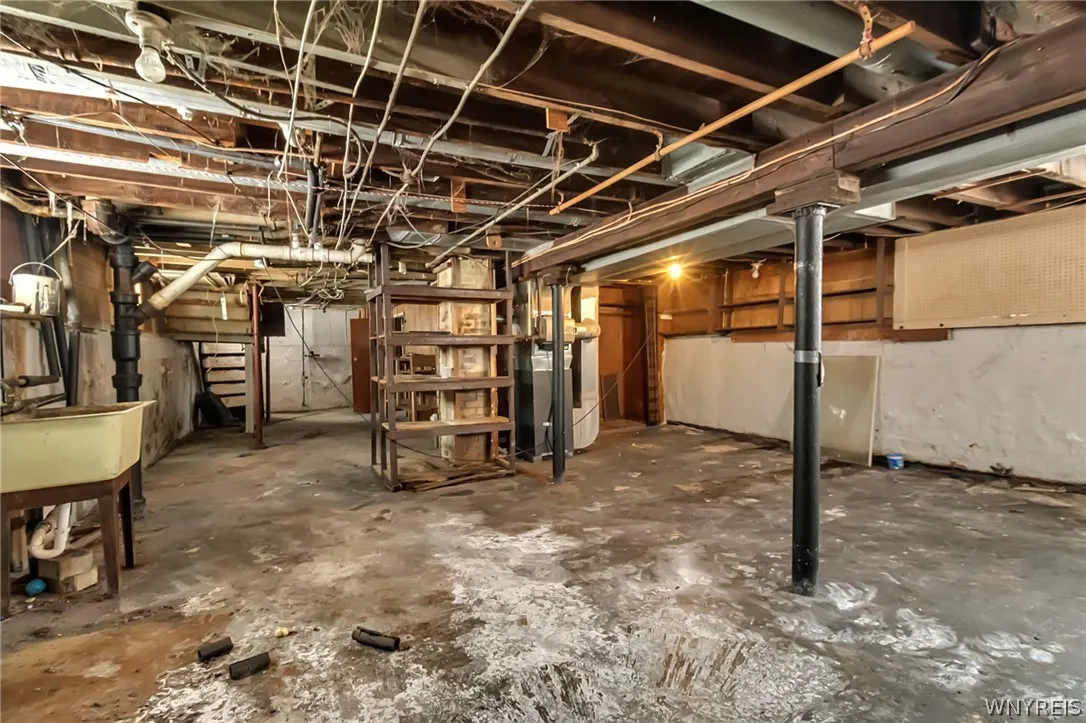 107 Ullman Street, Buffalo, New York 14207, Buffalo, New York 14207, 4 Bedrooms Bedrooms, 10 Rooms Rooms,2 BathroomsBathrooms,Residential,Closed,107 Ullman Street, Buffalo, New York 14207,0,B1661993