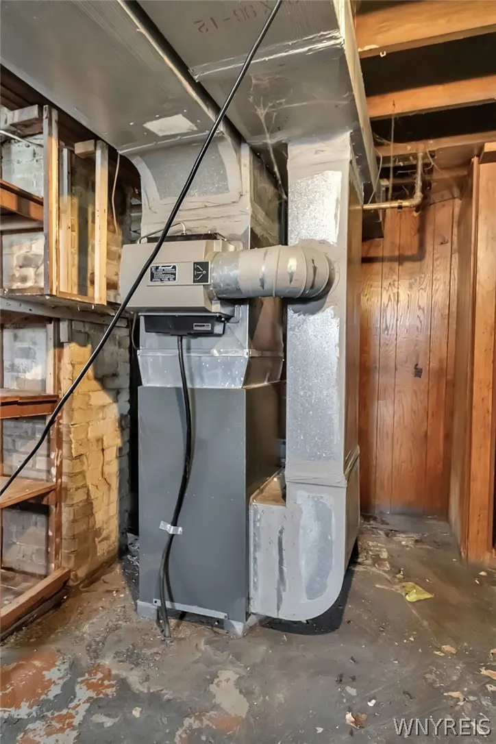 107 Ullman Street, Buffalo, New York 14207, Buffalo, New York 14207, 4 Bedrooms Bedrooms, 10 Rooms Rooms,2 BathroomsBathrooms,Residential,Closed,107 Ullman Street, Buffalo, New York 14207,0,B1661993