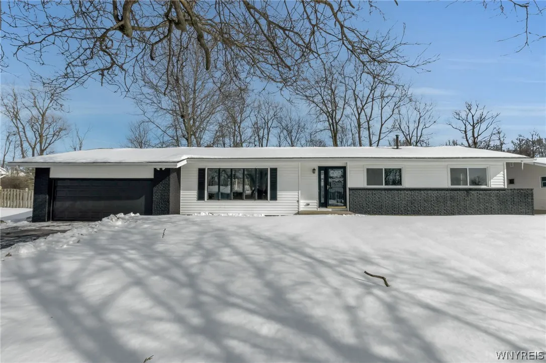 5135 Glenwood Drive, Clarence, New York 14221, Clarence, New York 14221, 3 Bedrooms Bedrooms, 6 Rooms Rooms,2 BathroomsBathrooms,Residential,Closed,5135 Glenwood Drive, Clarence, New York 14221,0,B1661903