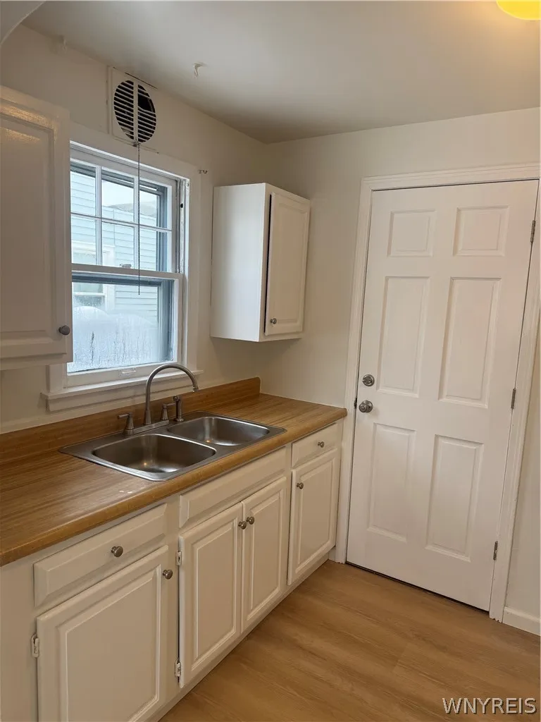 156 Hoover Avenue, Tonawanda, New York 14217, Tonawanda, New York 14217, 2 Bedrooms Bedrooms, 4 Rooms Rooms,1 BathroomBathrooms,Residential Lease,Closed,156 Hoover Avenue, Tonawanda, New York 14217,0,B1662491