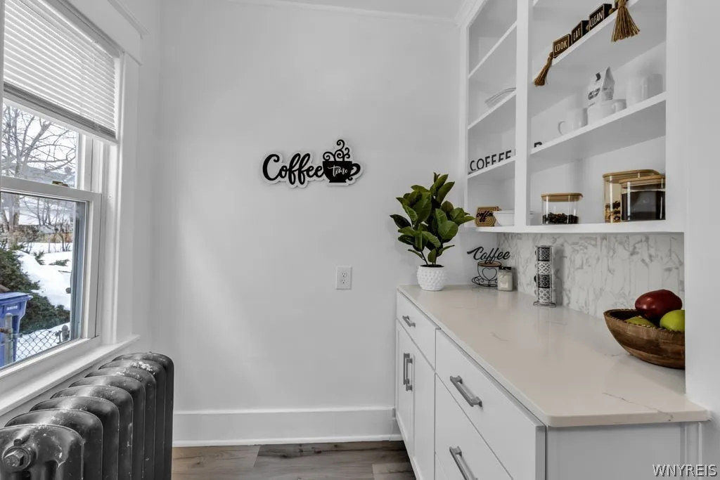 Bonus area off of kitchen